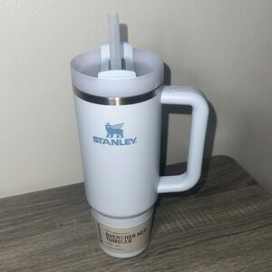 Stanley light blue Quencher Tumbler 30oz